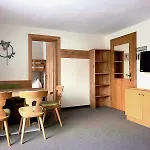 Haus Marlene Апартаменты Лермос